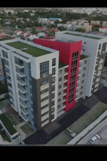 Parkhurst Lux Condo Near Devon House Kingston Exterior foto