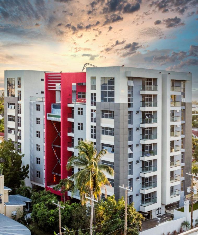 Parkhurst Lux Condo Near Devon House Kingston Exterior foto
